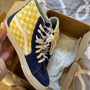 high top checkered vans